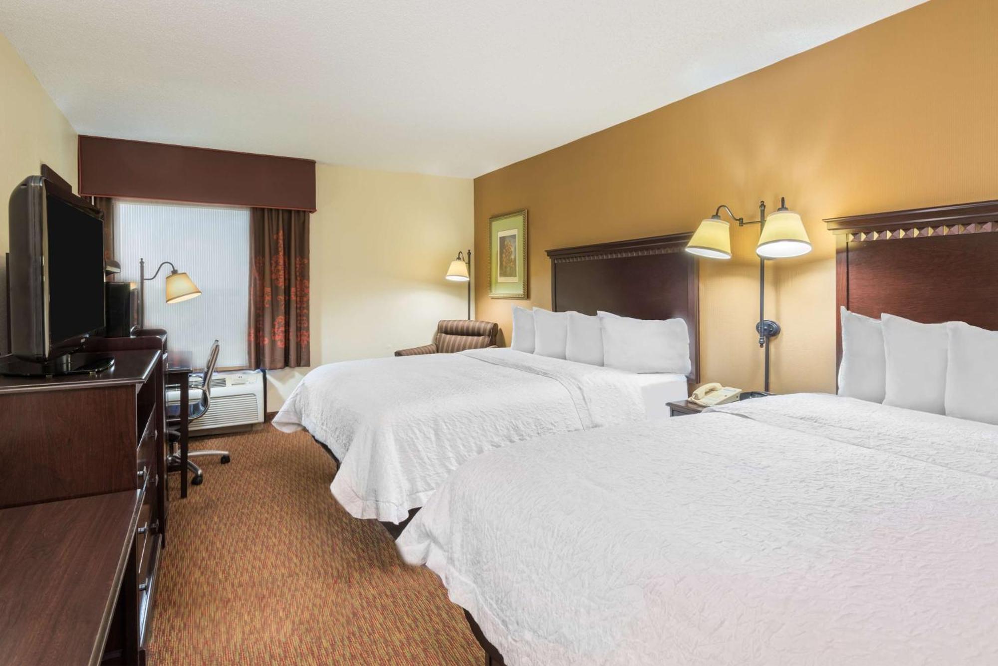 Hampton Inn Charlotte University Place Екстериор снимка