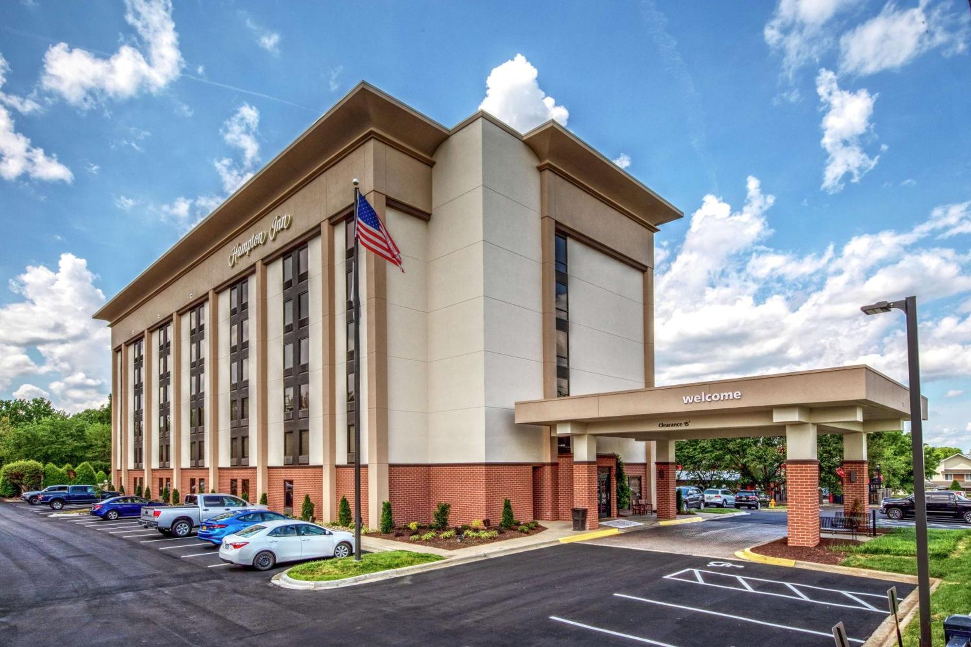 Hampton Inn Charlotte University Place Екстериор снимка