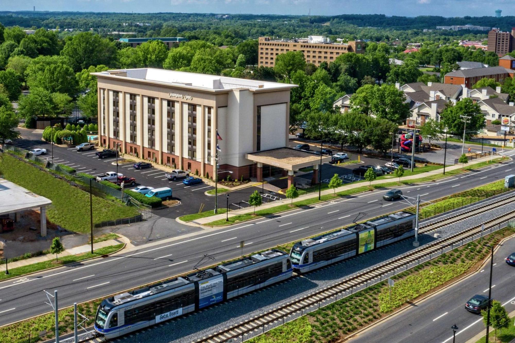 Hampton Inn Charlotte University Place Екстериор снимка