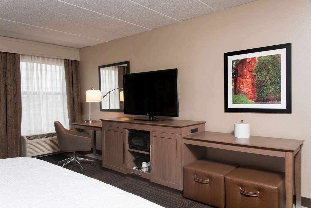 Hampton Inn Charlotte University Place Стая снимка