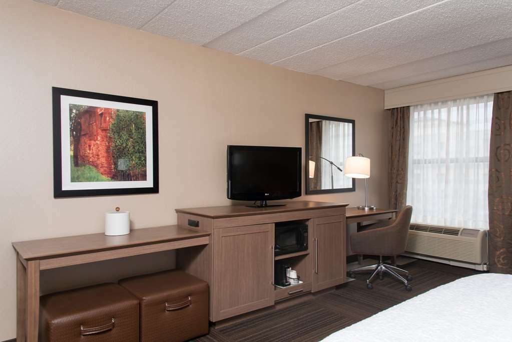 Hampton Inn Charlotte University Place Стая снимка