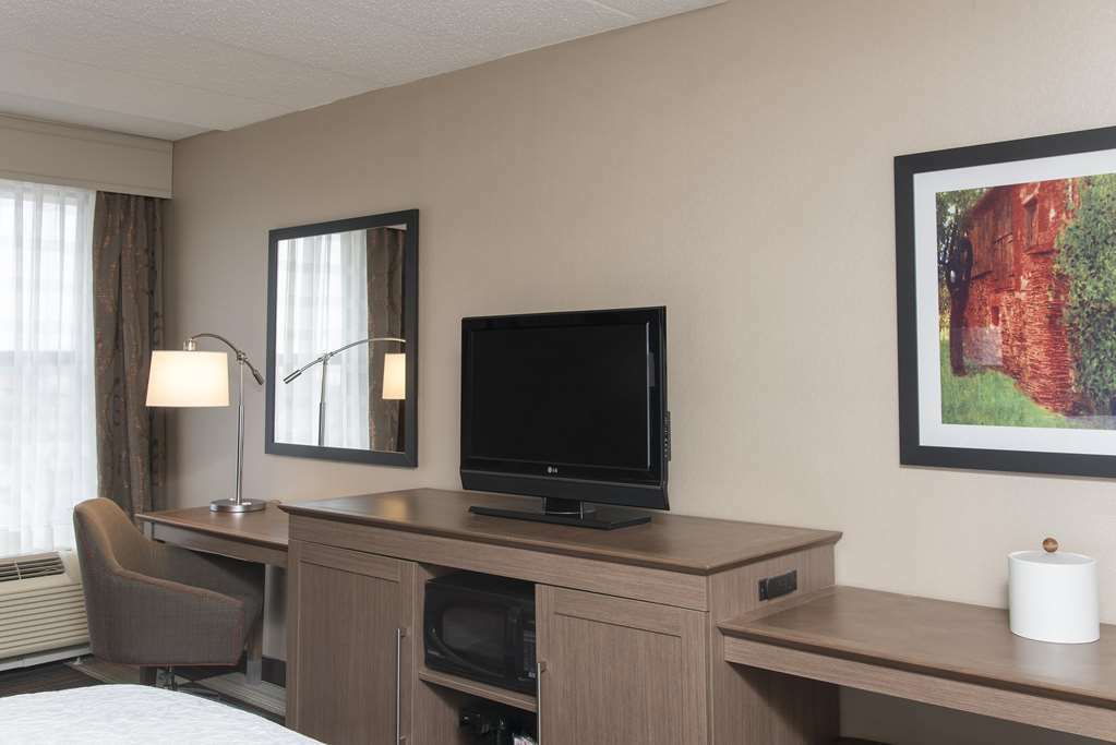 Hampton Inn Charlotte University Place Стая снимка